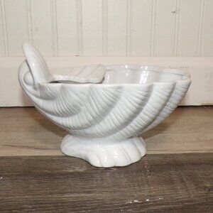 White Clam Sea Shell Planter With Shell Pedestal